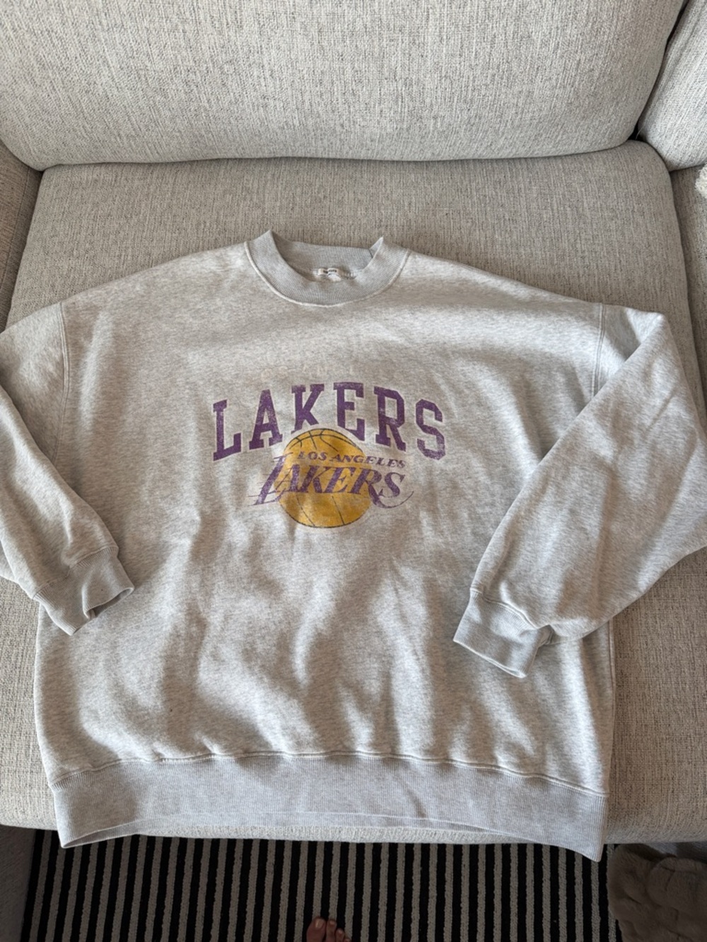 Abercrombie & Fitch Los Angeles Lakers Gray Crewneck Sweatshirt